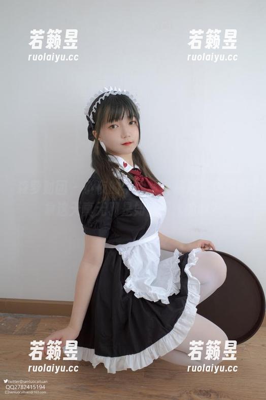 森萝财团 - 小夜的学姐写真精选，你能想象这天真无邪是如何下水的嘛？