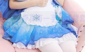 森萝财团 – 小梓真有一手，红裙套图让整个画面都活了，看来我也该学学美学！