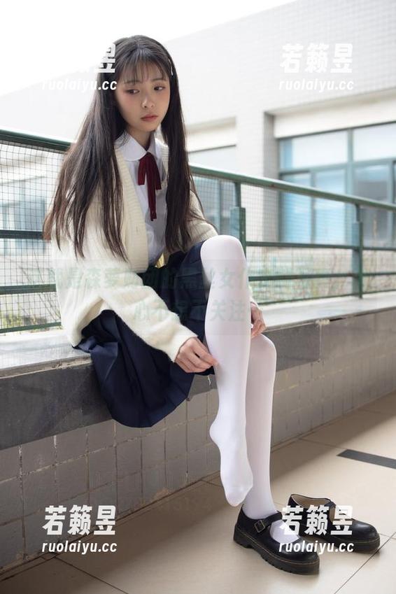 森萝财团 这就是森萝财团的黑丝女仆定制写真,真心不想不关注…