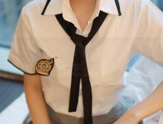 模范学院 – SiByl李思宁的圣诞照片，明明是随性的风格，怎么就这么抓眼球呢？