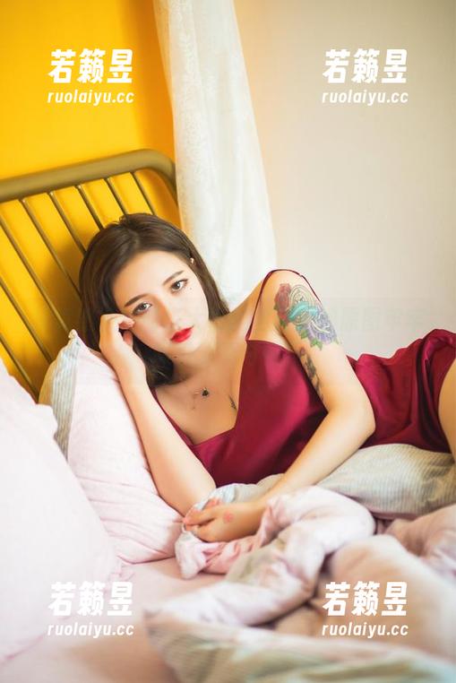 洛丽塔大哥 我竟然被洛丽塔大哥的全套厨娘原图牢牢吸引,真奇怪!