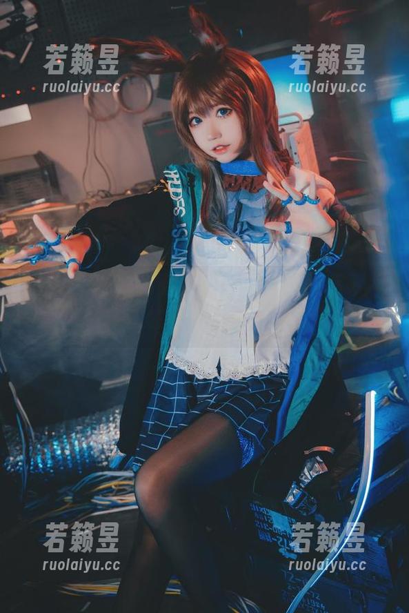 猫君君MaoJun 猫君君MaoJun的制服合集,免费获取——不知道该怎么形容,只能说很迷!