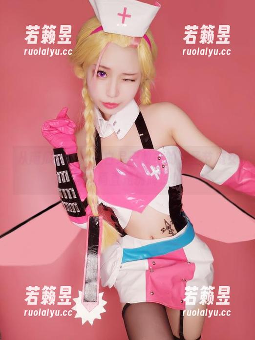 从南瓜到照片，白易子教主的万圣节魔女写真简直是摊牌了！