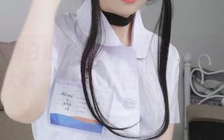 每次看到白银81的御姐图包，我都忍不住想大喊“真好，美图！你也行！”