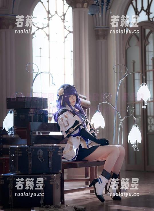 白丝最新原图，看“百合欧皇子”展现的绝妙对比，心里默默评价中…