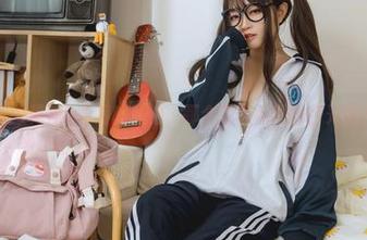 礼服和神沢永莉的私拍，哪个更吸引我的目光呢？