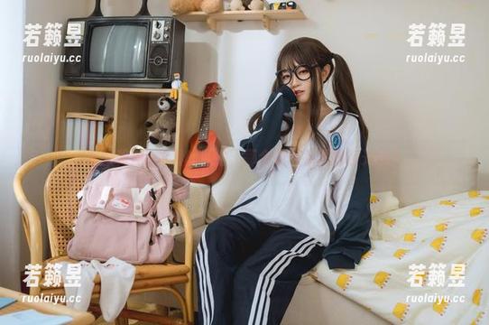 神沢永莉 礼服和神沢永莉的私拍,哪个更吸引我的目光呢?