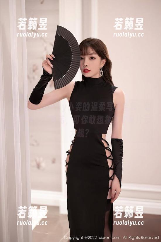 秀人网 - nancy小姿的温柔写真全集：说它像云一样飘荡，可你敢想象其实是片云大战？