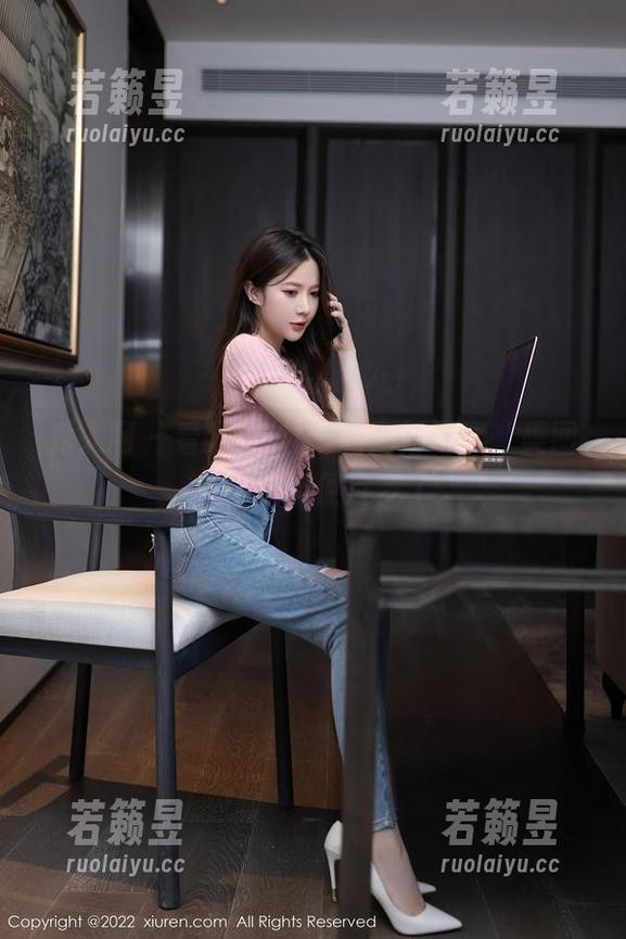 秀人网-凯竹·廿十 秀人网 - 看凯竹·廿十的空姐写真,美图,比机票便宜多了