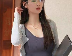 秀人网 – 这套南湘baby的白色系列真好看，分享给沉迷色调的我自己。