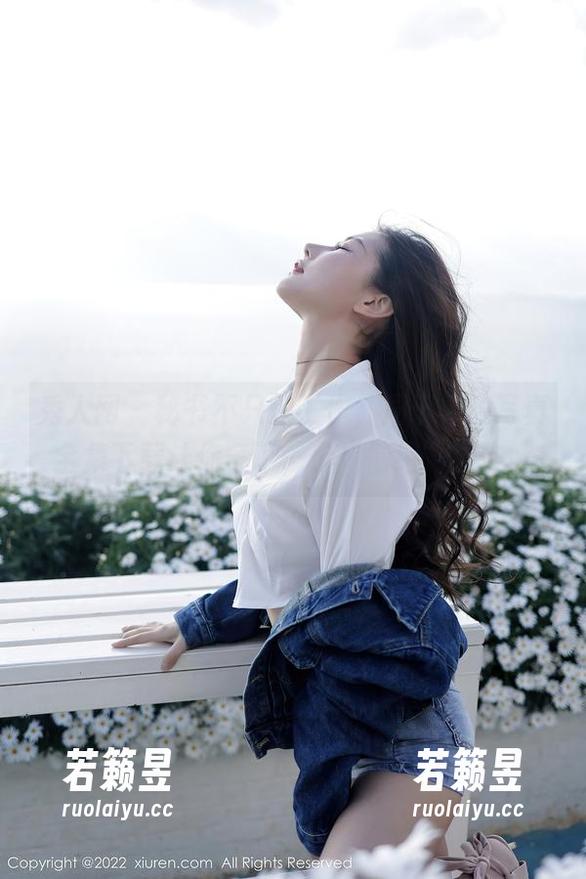 秀人网-周于希 秀人网 - 秘书不只是工作,周于希的写真全集下载让你多了一份“情绪”工作。