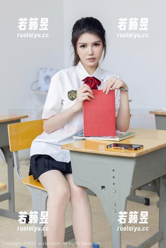 秀人网 - 魔法就在棉袜里：安然anran的美图带你穿越成真实的壁纸