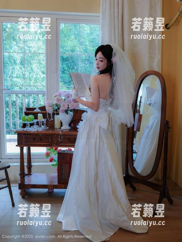 秀人网 - 查看狐小妖Baby的原图：这透明的作品，我只能咽下一口气