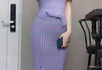 秀人网 – 灰丝大概就是白微Sera的复古情怀，图片透着一股无奈，原图又是怎样的？