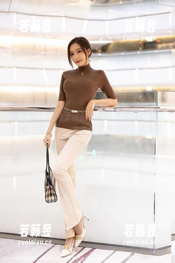 秀人网 - 自拍无敌！因为有舒林培的写真原图“女友”，大家都在争辩到底重不重要。
