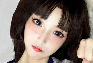 原图在这！章鱼小童谣的少女系列更新就像拿到五十块钱之外的零花钱，有点咸味但也很开心。