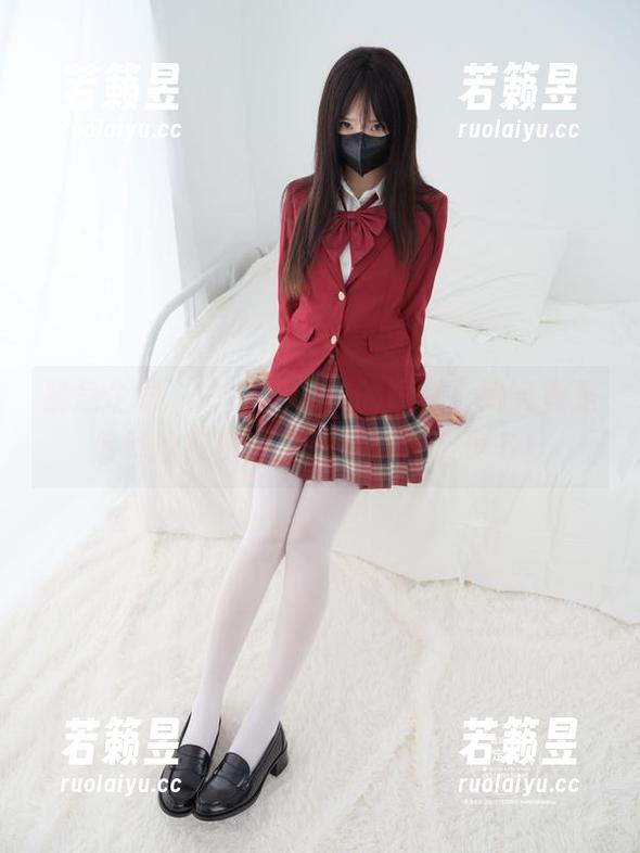 紧急企划 - 一只喵喵梓的短裙，她究竟是怎样的反叛？下载写真知道更多！
