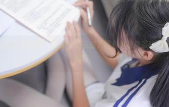 紧急企划 – 谁能不想窥探一下奶昔的私房？图包里的居家特写简直是真实小剧场。
