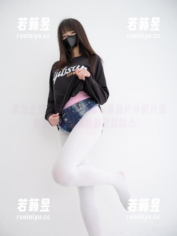 紧急企划-见希w 紧急企划 - 还以为见希w最新户外照片是拼盘,结果满分都是我的心!