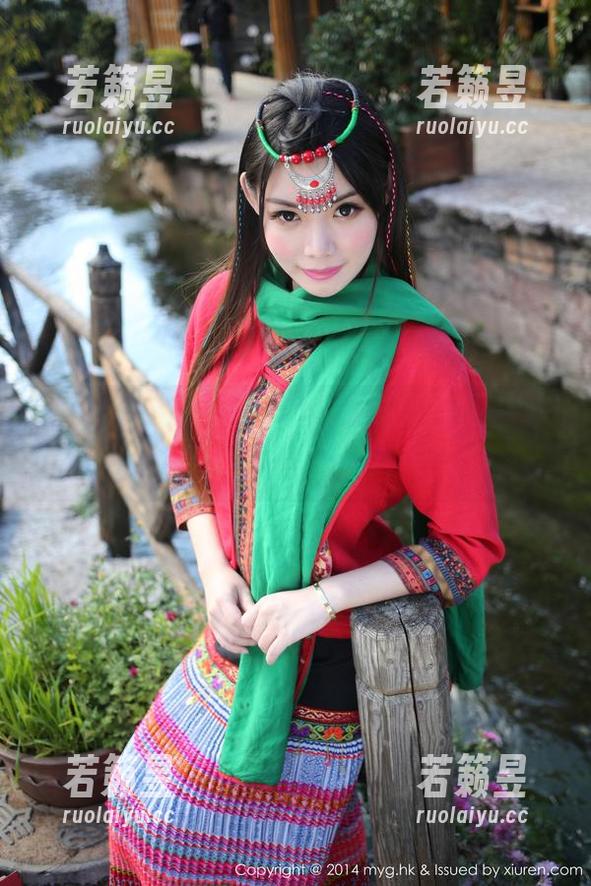 美媛馆-许诺Sabrina 美媛馆 - 在线写真,许诺Sabrina在天台,这微妙的距离让我心里早已涌动。