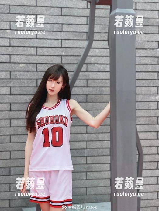 腐团儿Ikaros的白裙呈现：图库里的小确幸，随处都是灵光乍现。