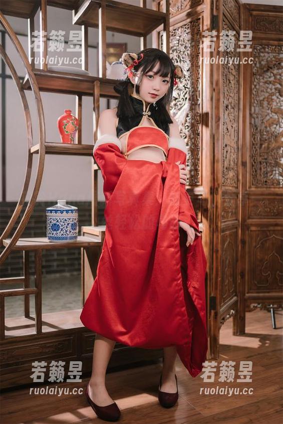花铃Hana 花铃Hana最新写真集:知更鸟,分享一丝轻松的鸟语