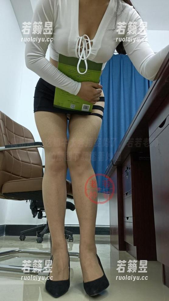 微密圈 - 这奶牛太会摆姿势了，若若老师的原图下载透着妙趣
