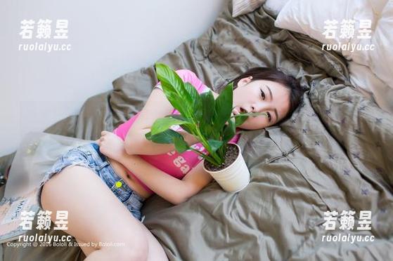 菠萝社 - 怎么会有这样的网袜资源，许诺Sabrina的图集让我在不经意间悄悄沉迷了！