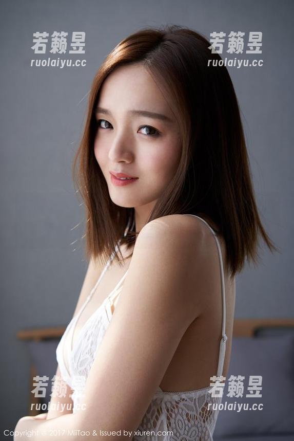 蜜桃社 - 如果修女也爱自拍，那一定是杏子的图集！资源里面都有小惊喜！