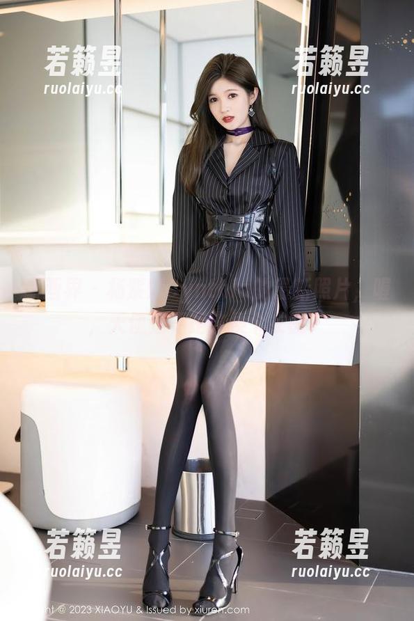 语画界-杨紫嫣Cynthia 语画界 - 杨紫嫣Cynthia的最新照片,喔,天使是不是该换个衣橱?