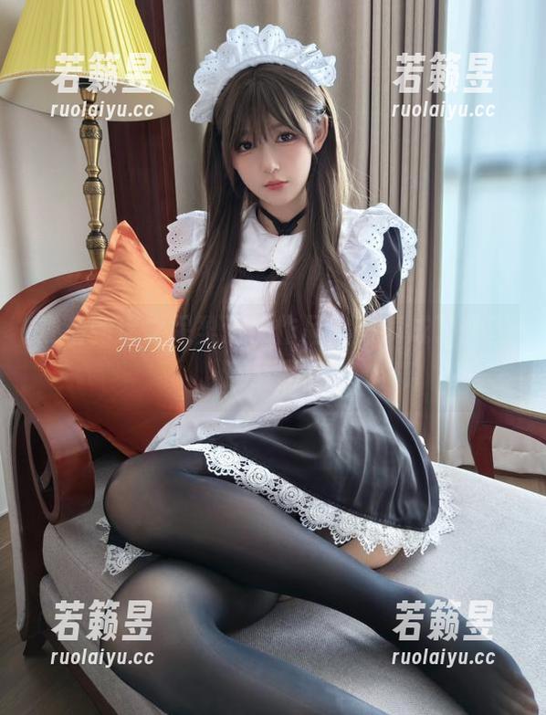 迷之呆梨 观看到迷之呆梨这一作品,眼镜成了真理,还是假象?