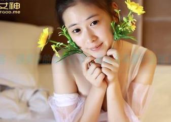青豆客 – 颜美汐的运动哲学：最新写真集中隐藏了啥？