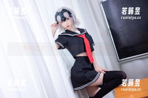 青青子Js 黑贞在圣夜:青青子Js的写真集让我们垂涎三尺!