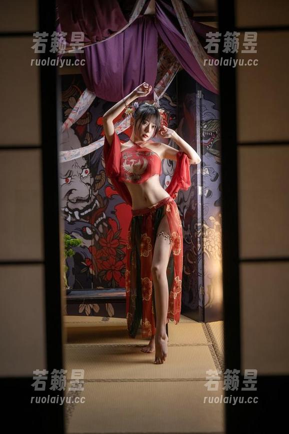 香草喵露露的白色私拍，像极了梦里飘过的小猫