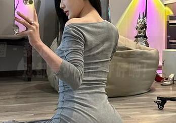 微密圈 – 黎允熙比基尼写真壁纸：每次划过都是小心脏砰砰响！