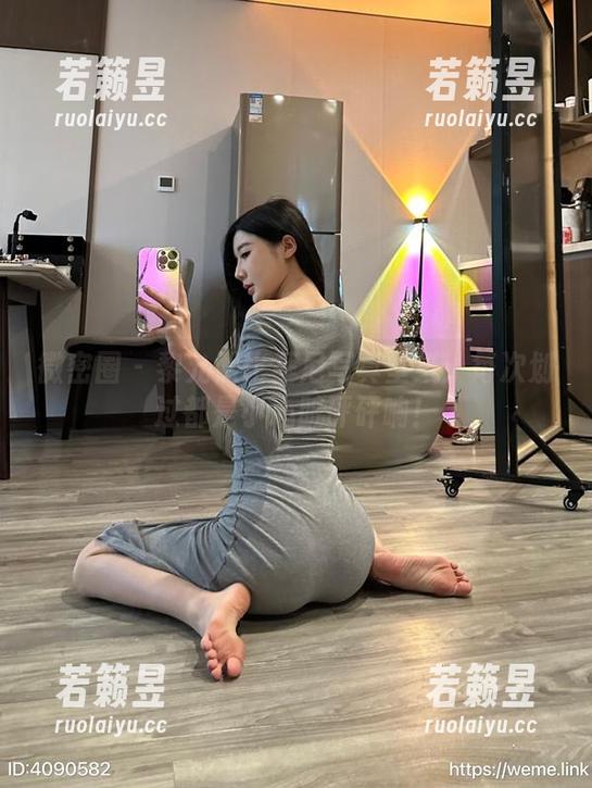 微密圈 - 黎允熙比基尼写真壁纸：每次划过都是小心脏砰砰响！